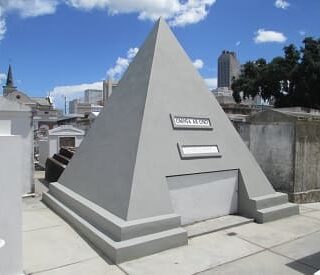 La tomba piramide di Nicolas Cage